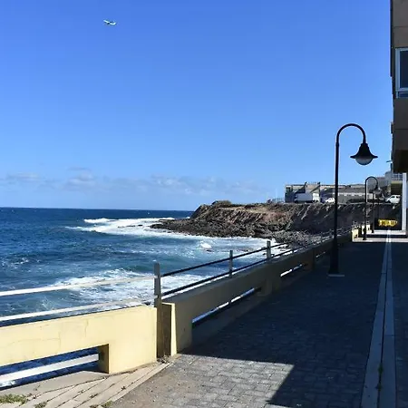 Luxurious Beach Apartment. Apartmán *