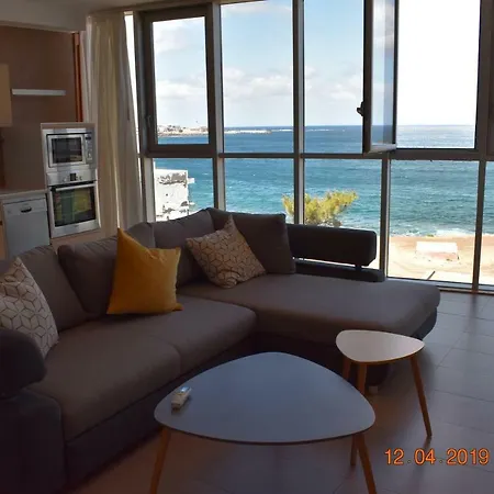 Luxurious Beach Apartment. Appartement *